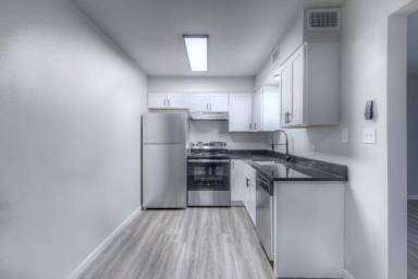 Main picture of 5101 S Madison Ave
