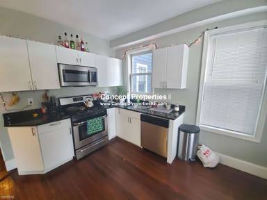 Main picture of 23 Evergreen St