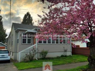 Main picture of 4415 N Haight Ave