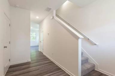 Main picture of 3529 Cardinal Dr SW