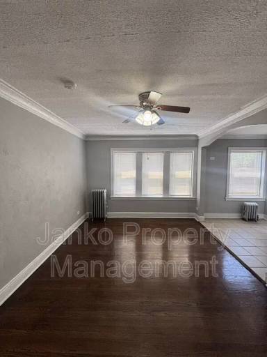 Main picture of 9453 S Loomis St