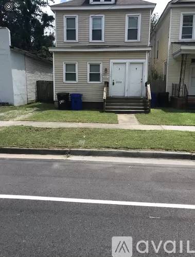 Main picture of 810 Dinwiddie St