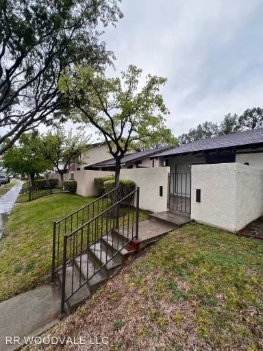 Main picture of 5999 Serena St