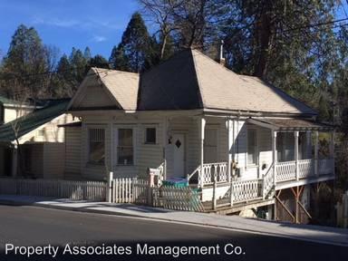 Main picture of 329 S Pine St