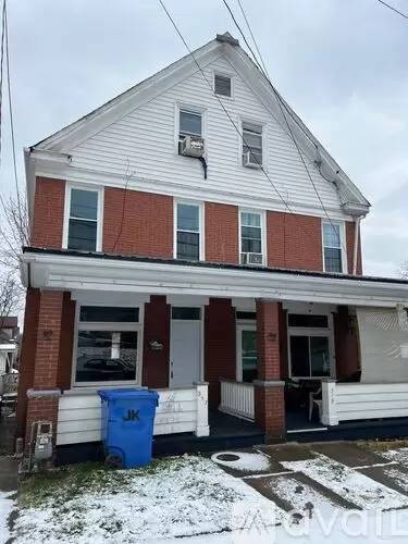 Main picture of 317 N 2nd St