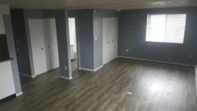 Main picture of 1075 N Washington St