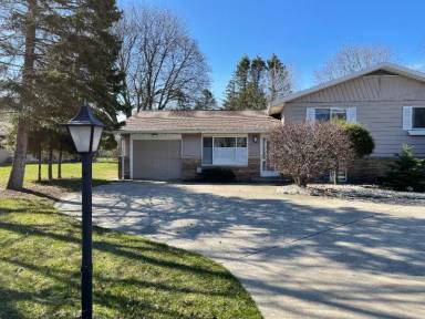 Main picture of 1330 W Glenlord Rd