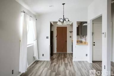 Main picture of 964 Charles Dr NE