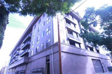 Main picture of 8811 Burton Way