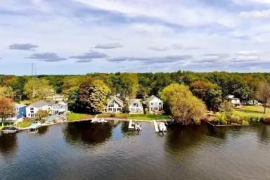 Main picture of 439 Lakeshore Blvd