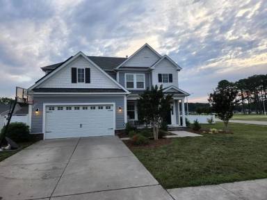 Main picture of 904 Darlene Ct