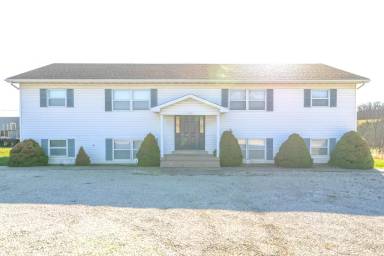 Main picture of 784 Highway 50 W