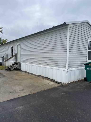 Main picture of 2900 E Burton St