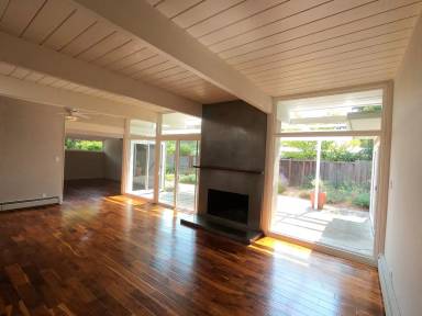 Main picture of 611 Wakerobin Ln