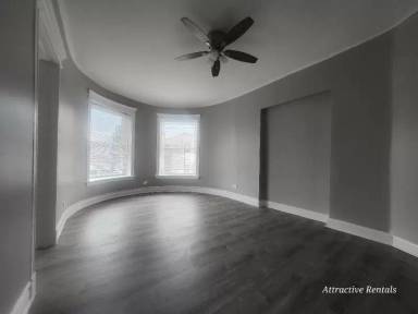 Main picture of 3654 S Indiana Ave