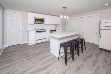 Main picture of 94 14th St
