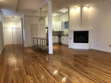 Main picture of 1121 N. Wood