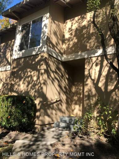 Main picture of 1306 Gold Way