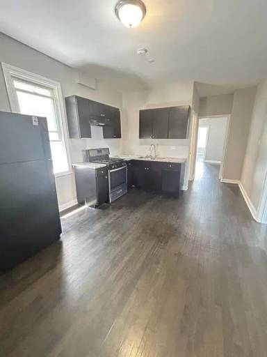 Main picture of 8249 S Commercial Ave