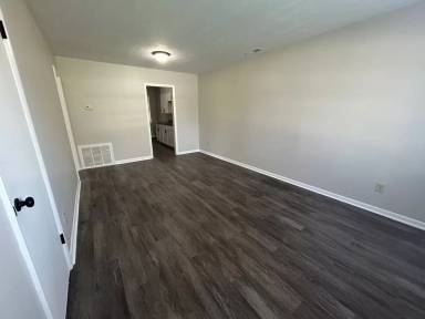 Main picture of 3401 Elizabeth St NW