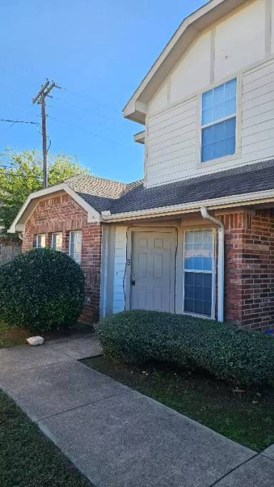 Main picture of 611 Oriole Blvd