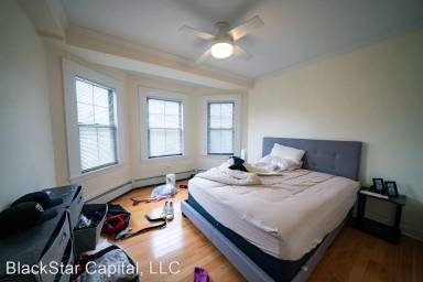 Main picture of 219 Commonwealth Ave