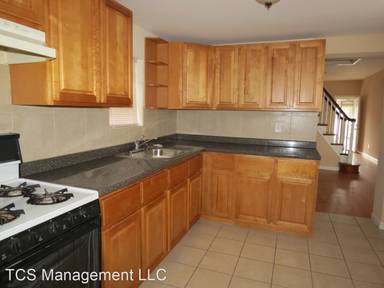 Main picture of 5121 Charles St