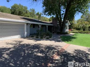 Main picture of 261 Rheem Blvd