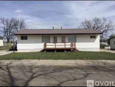 Main picture of 1015 Washington Ave