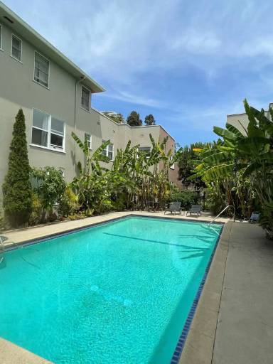 Main picture of 8017 Selma Ave