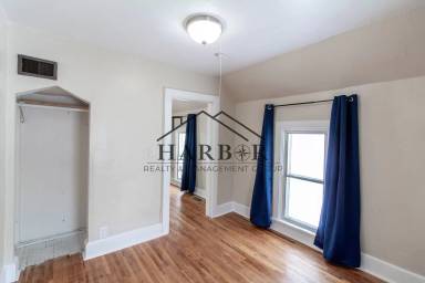 Main picture of 1111 2nd Ave NW