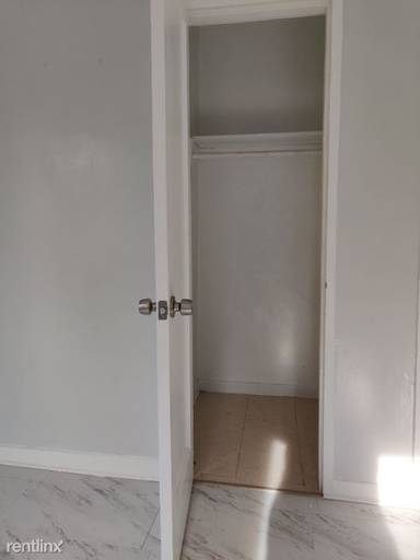 Main picture of 478 Washington St