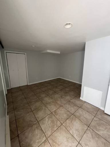 Main picture of 305 West 18th Street - B
