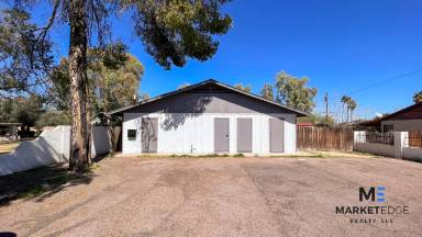 Main picture of 2528 W Belmont Ave