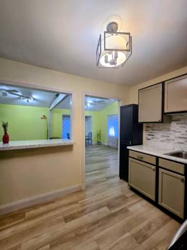 Main picture of 806 Bennett Rd
