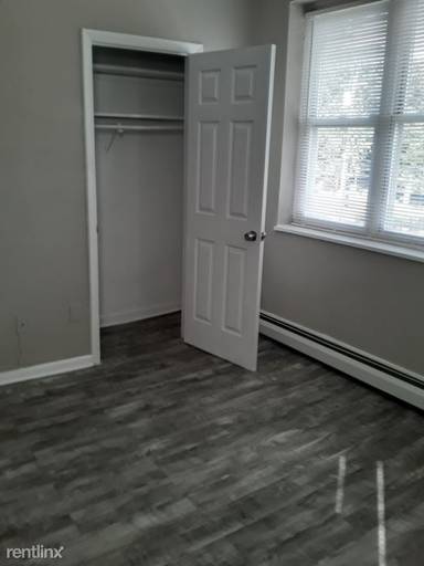 Main picture of 605 Forest Ave