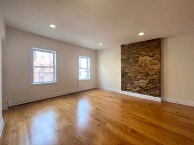 Main picture of 480 W Broadway