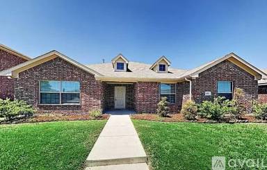 Main picture of 631 Halley Ln