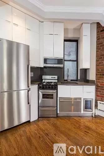 Main picture of 248 Mott St