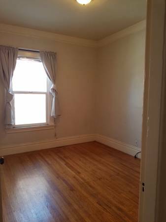 Main picture of 995 N Point St
