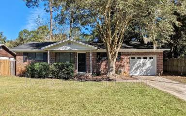 Main picture of 3025 Armstrong St