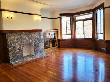 Main picture of 1649 Powell St
