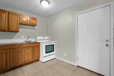 Main picture of 3685 Cleveland Ave