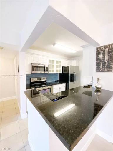Main picture of 10373 N Kendall Dr