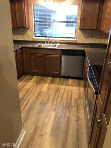 Main picture of 409 S Netherwood Cres