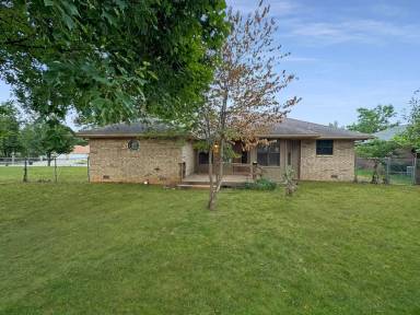 Main picture of 303 S Suburban Ave