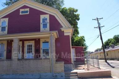 Main picture of 1012 West St