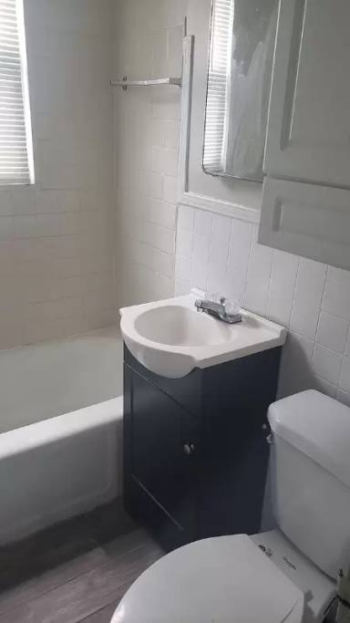 Main picture of 4809 Meade St NE