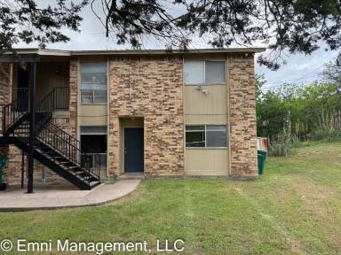Main picture of 205 Oak Trail Dr