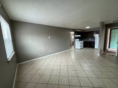 Main picture of 5825 NW 34th St